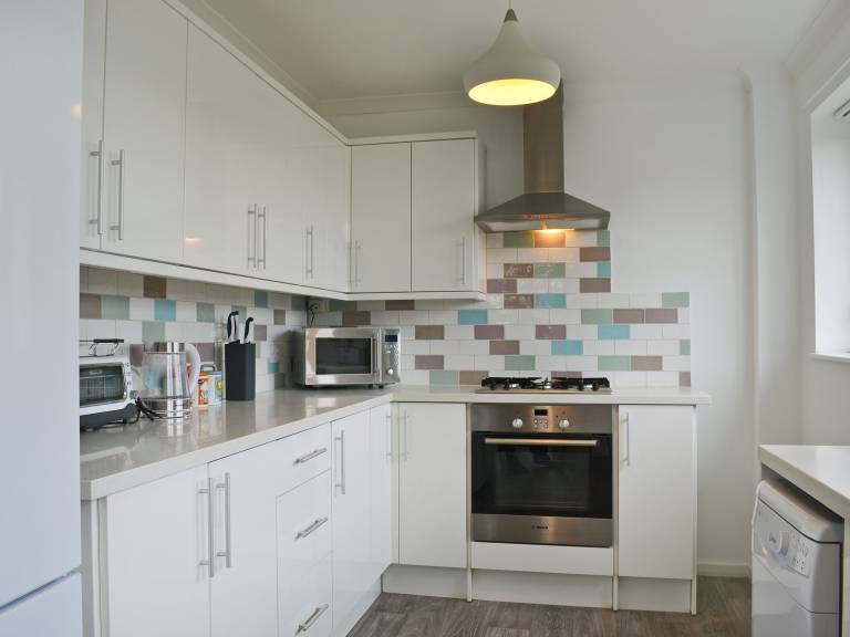 Family-friendly pleasant cottage with yard | River view | Pets are welcome — photo 5