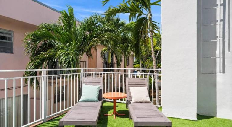 Blue Flamingo Suites — photo 5