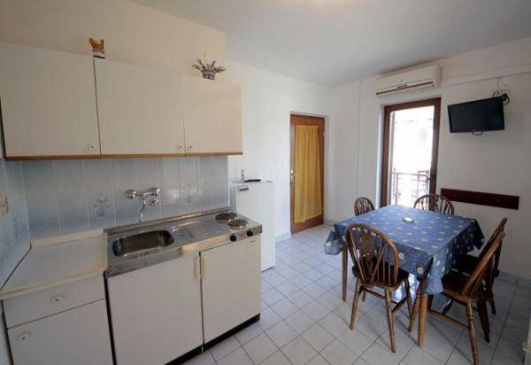 Holiday apartment with terrace — photo 3