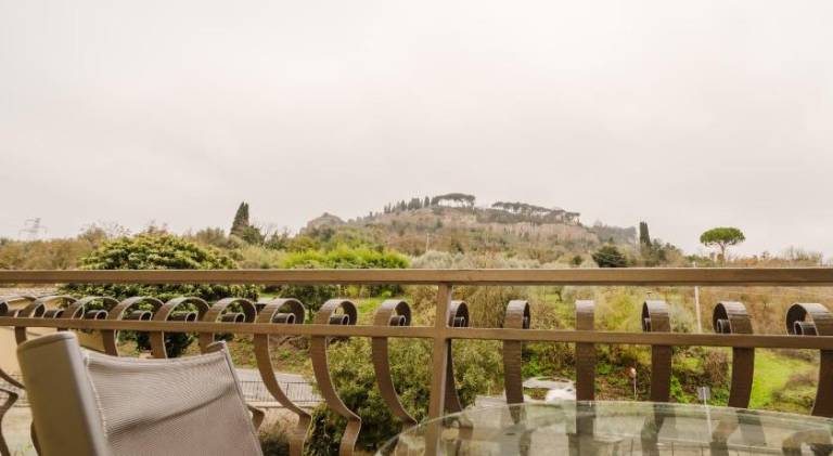 Apartment with patio & yard | Perfect for remote work — photo 4