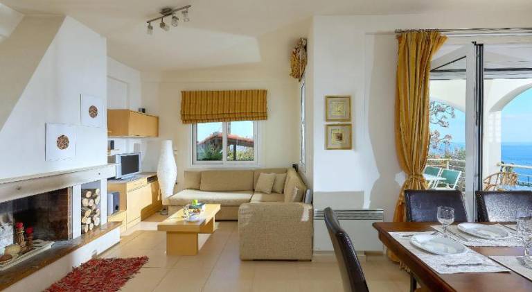Fully equipped lovely villa with patio, private pool & BBQ | Good for workation | Pets allowed — photo 2
