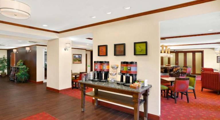 Hampton Inn Athens — photo 5