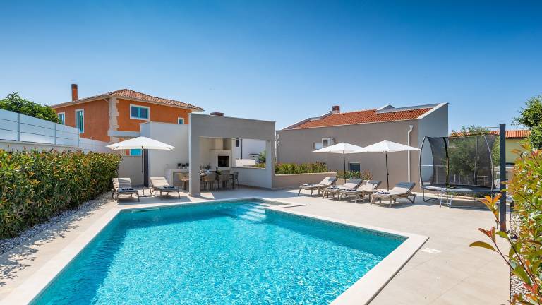 Villa Peroj
