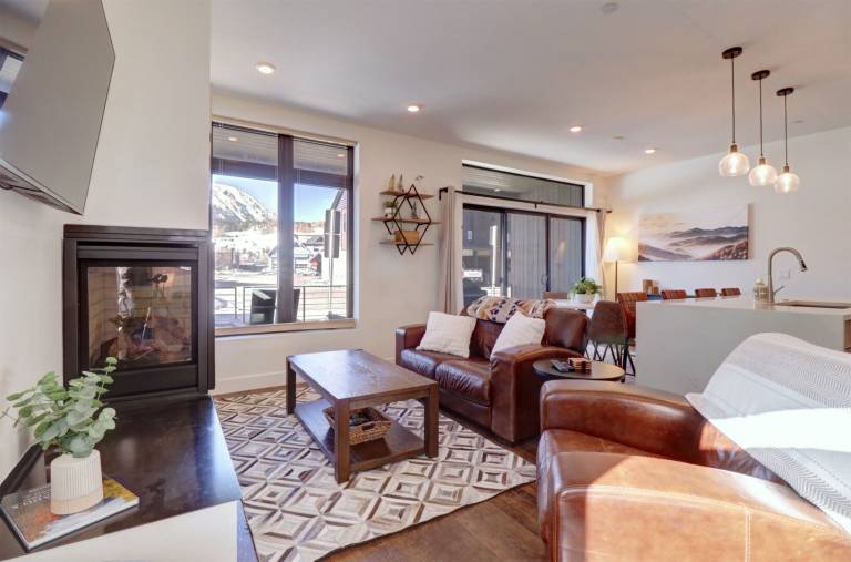 Condo with private pool in Silverthorne, CO