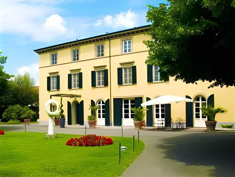 Hotel Hambros Il Parco in Villa Banchieri in Capannori