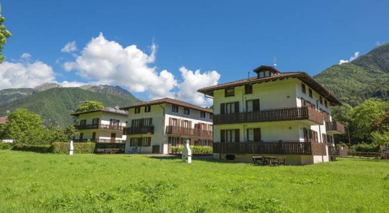 Rental apartment with 2 rooms for 4 persons in Ledro