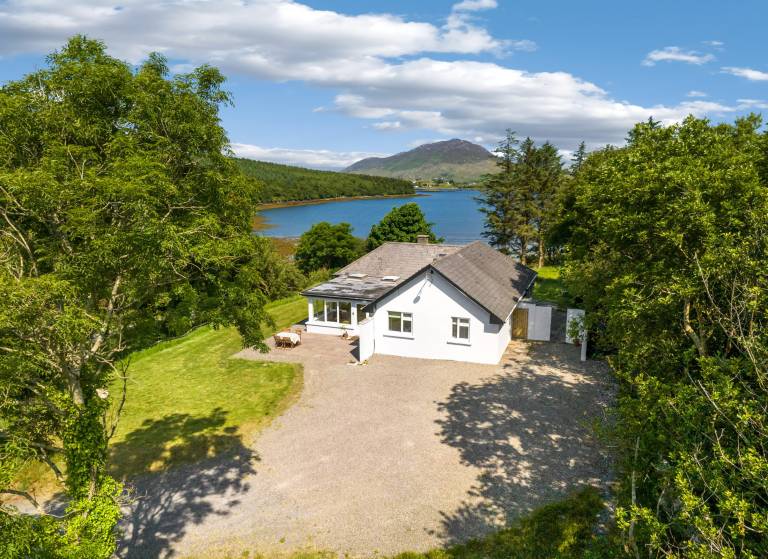 Letterfrack Seaview Holiday Home