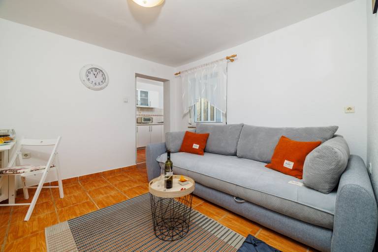 Apartment with BBQ & patio | Garden view in Crikvenica