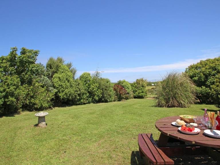 Children-friendly cottage with yard | Pet-friendly — photo 3