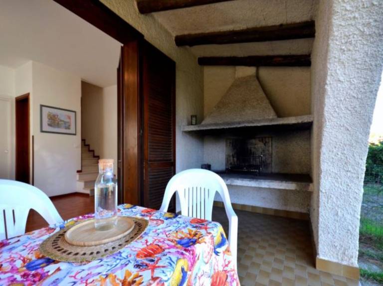 Apartment with barbeque & garden | Garden view — photo 5