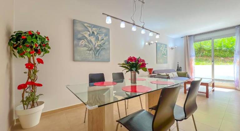 Rental apartment with yard, pool & terrace in Lloret de Mar