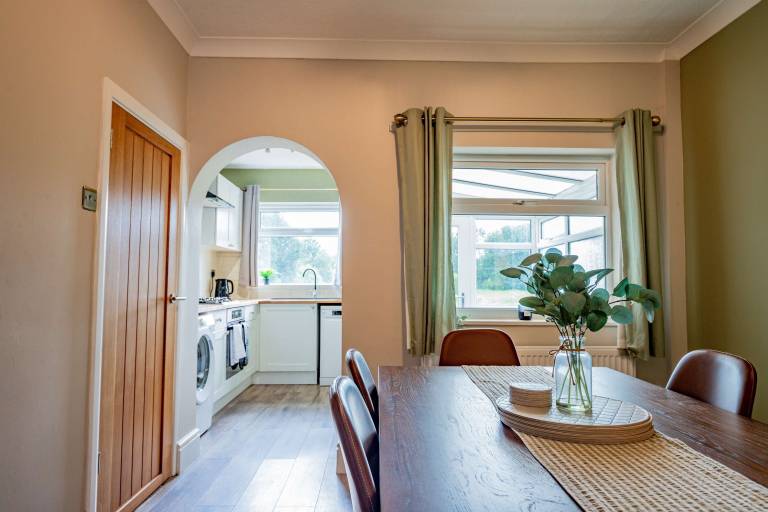 Family-friendly beautiful vacation home with fast internet & yard | Pets are welcome — photo 4