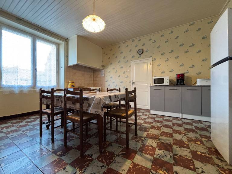 Charming Village Retreat Near Loire Gorges: Spacious Home, Garden, & Nearby Attractions — photo 3