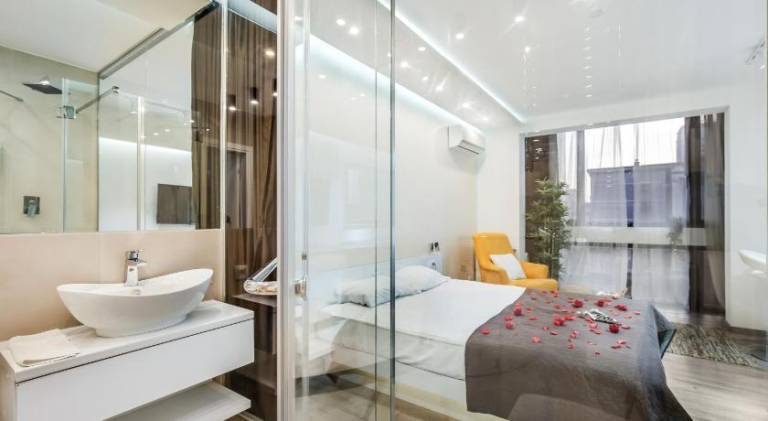 Holiday apartment with patio & hot tub | Next to Nikola Tesla Museum | Good for workation — photo 2