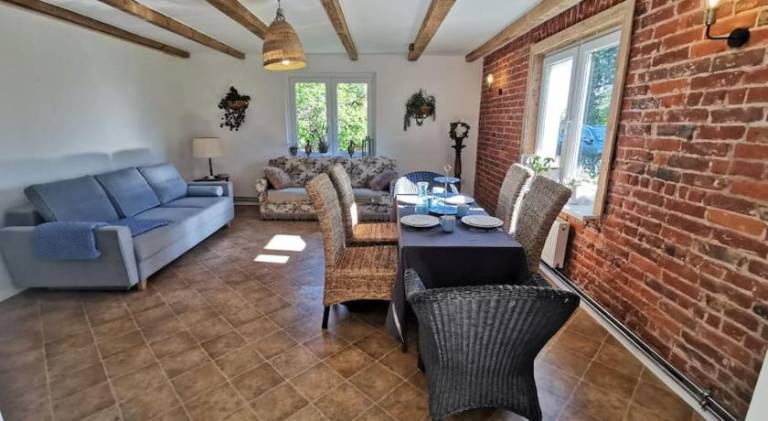 Pleasant vacation home with jacuzzi | Pets are welcome — photo 3