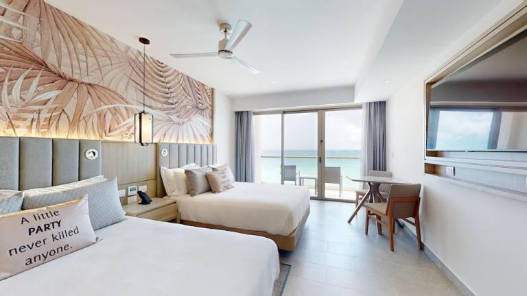 Resort  Dickenson Bay