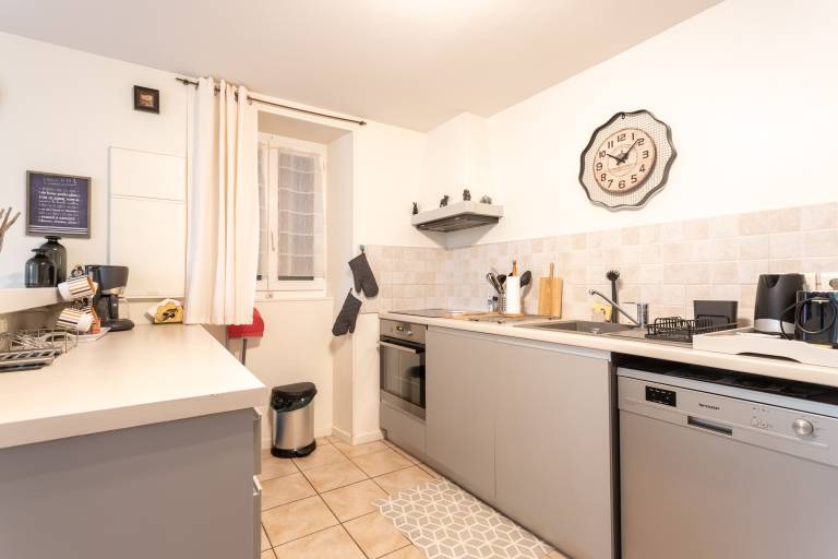 Apartment 'Etxexuria' with Private Terrace, Wi-Fi and Air Conditioning — photo 4