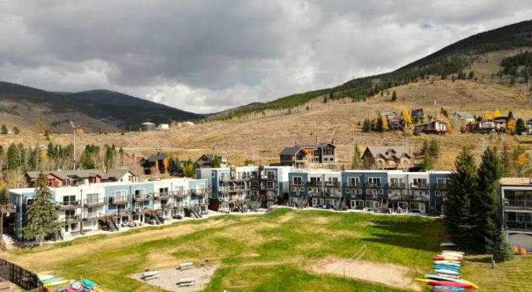 Beautiful rental apartment | Suitable for remote work | Pet-friendly in Silverthorne, CO