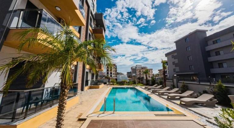 Apartment with pool — photo 3