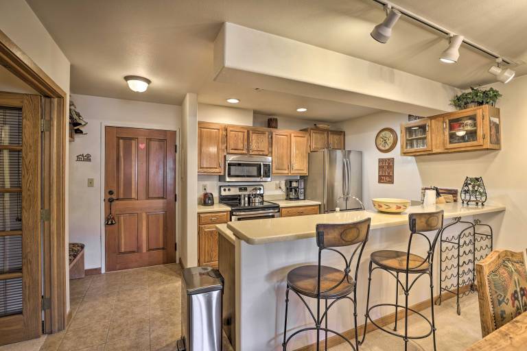 Ski-In/Ski-Out Beaver Creek Condo w/ Mtn Views! — photo 2