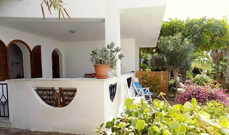 Family-friendly rental apartment with yard | Next to the beach | Pet-friendly — photo 4