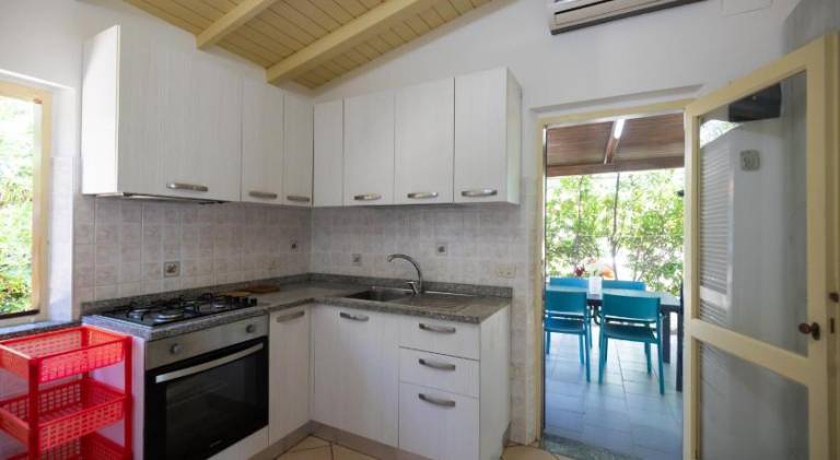 Pleasant apartment with yard, barbecue & patio | Beach nearby | Dogs allowed — photo 5