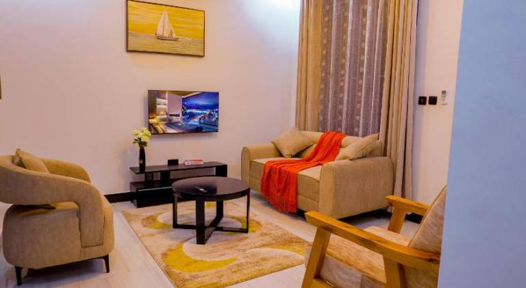 Lovely holiday apartment with yard & barbeque | Good for workation | Pet-friendly — photo 2