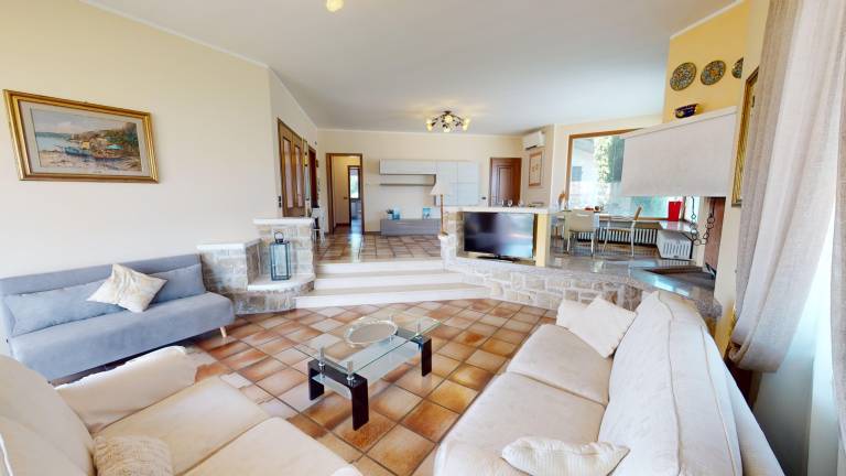 Villa Fiorita with olive groove Bookinggardalake — photo 3