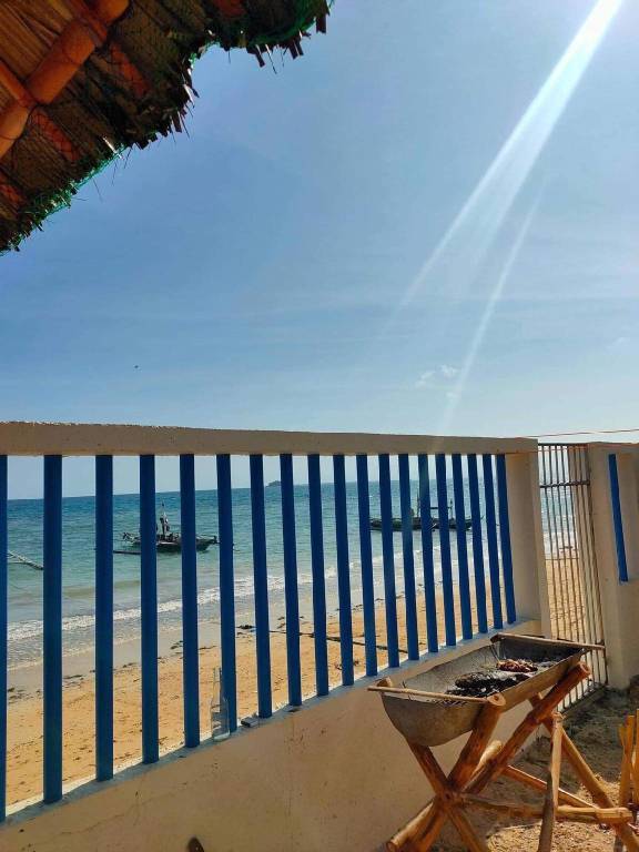 Eight bed Beach House (Daanbantayan, Cebu) — photo 5
