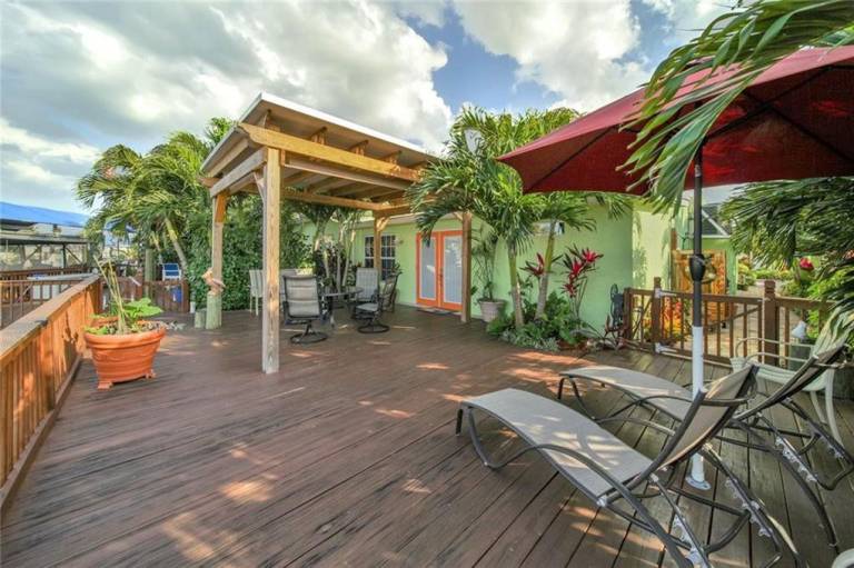Vacation home with barbeque | Water view — photo 3