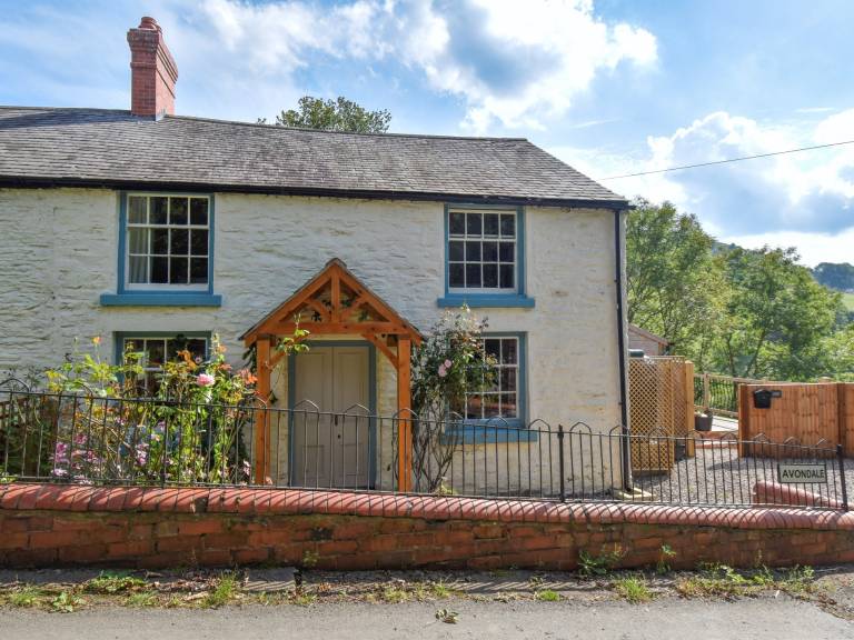 4 Bed in Rhewl 90705