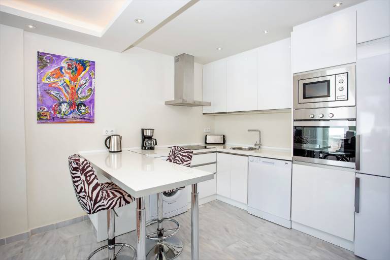 Holiday apartment with terrace, garden & BBQ — photo 4