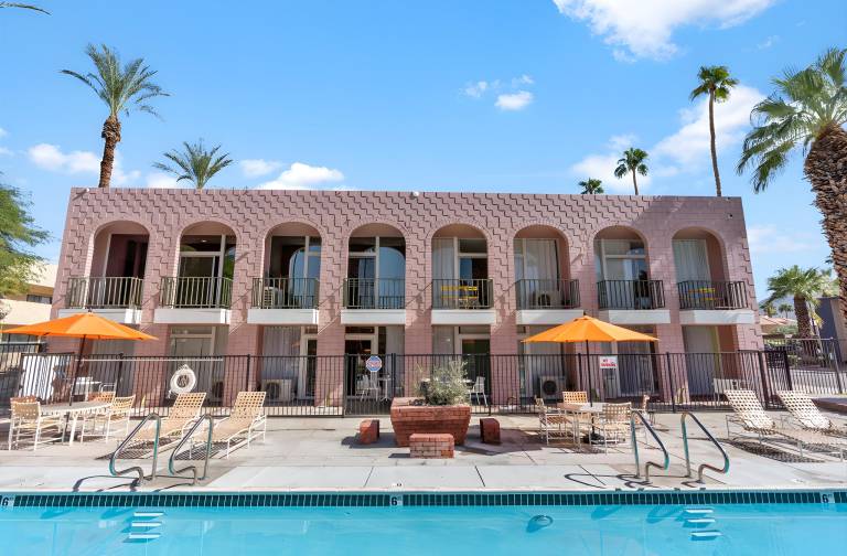 Palm Desert Suites — photo 2