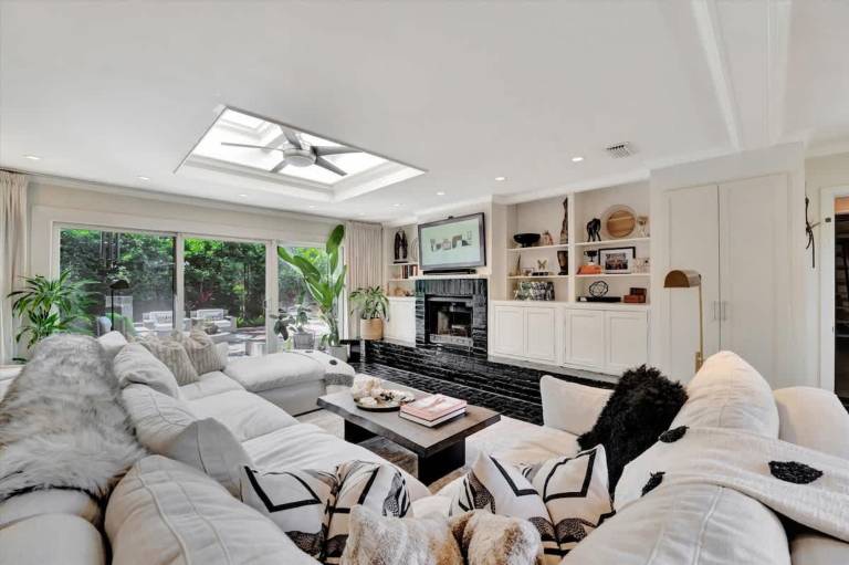 The Royale 2B 4B Luxury Garden Pool Yoga Room