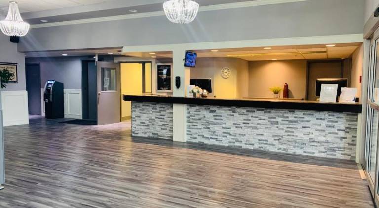 Ramada by Wyndham Red Deer Hotel and Suites — photo 4