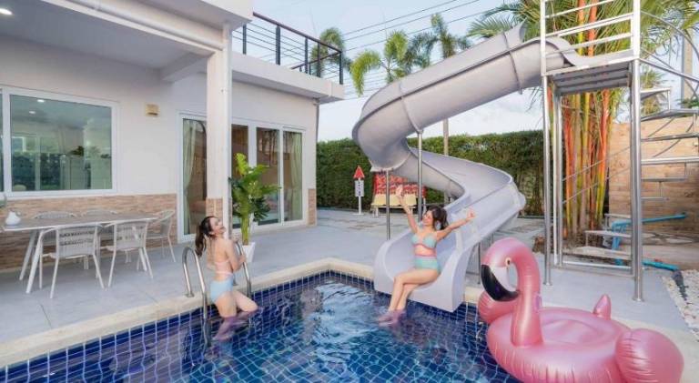 Ample villa with pool | Pet-friendly in Sattahip