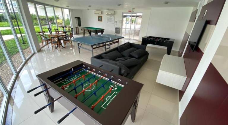 Apartment with pool — photo 5