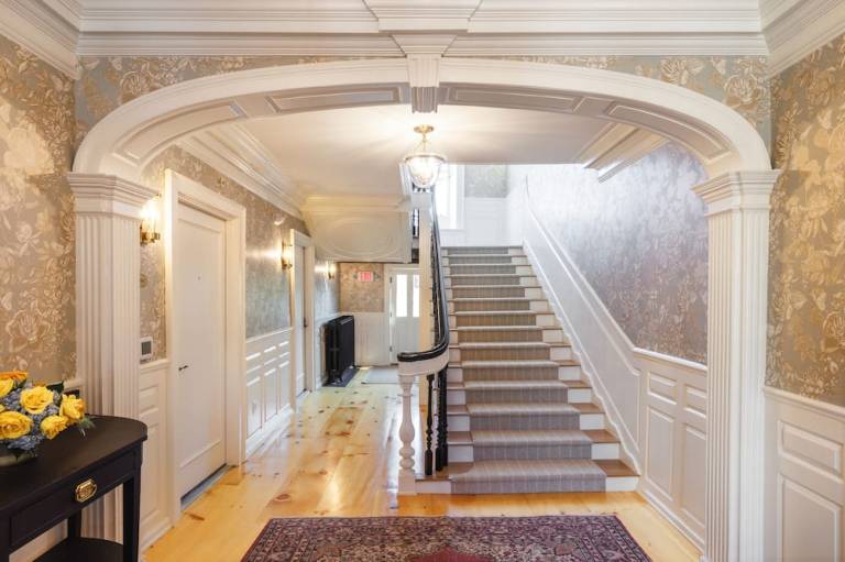 The Davenport Inn