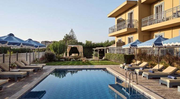 Children-friendly holiday apartment with yard, terrace & pool | Next to the beach | Dogs allowed in Zakynthos