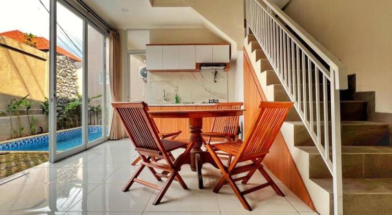 House with pool in Pecatu