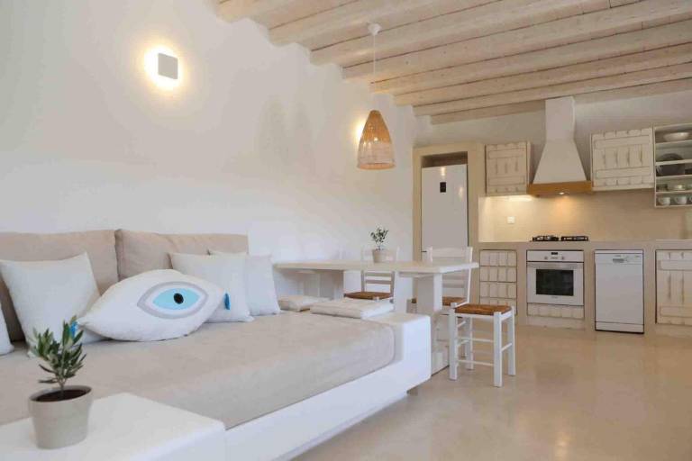 Child-friendly charming apartment with yard & terrace | Garden view | Beach nearby | Pets are welcome — photo 3