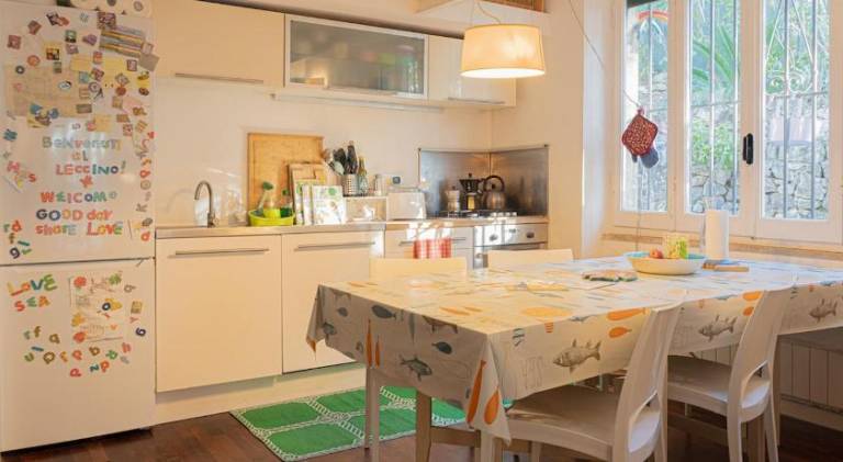 House with 2 rooms for 6 persons in Ameglia