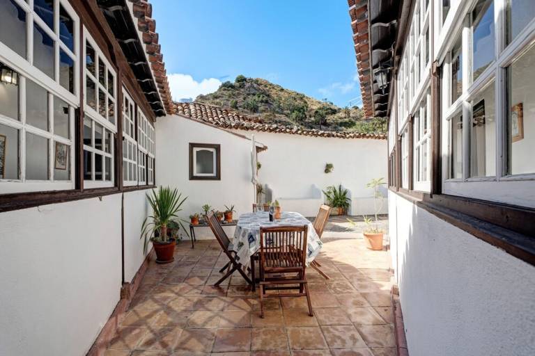 House  Vallehermoso