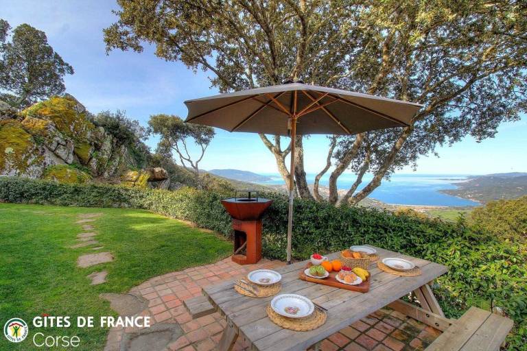 Pleasant gite with garden, barbecue & heated pool | Mountain view | Pets allowed — photo 2