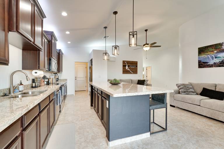 Patio & Grill: Family-Friendly Lake Havasu Home — photo 5