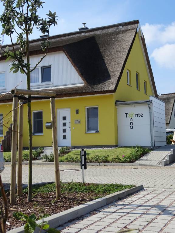 Children-friendly vacation home with BBQ, garden & sauna | Sea view | Beach nearby | Pets allowed in Breege