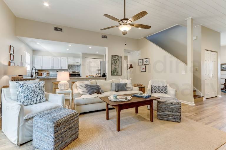Family-friendly condo with terrace & pool | Pets allowed — photo 2