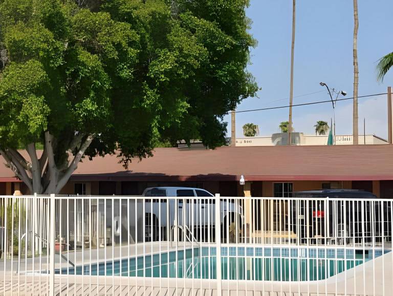 California Suites Motel Calexico — photo 5