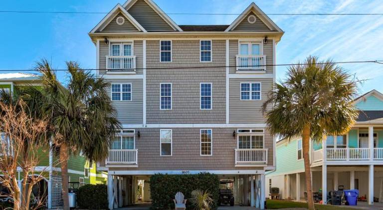 Vacation home with pool in Carolina Beach, NC