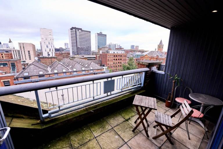 Fully equipped pleasant house | Next to Manchester Town Hall | Suitable for remote work | Pets allowed — photo 3